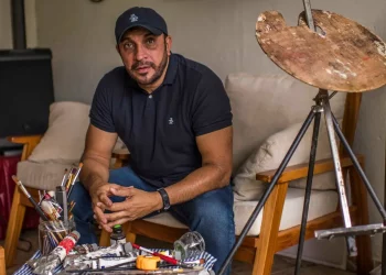 Francisco López, el artista salvadoreño que retrató a Donald Trump