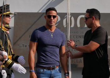 Presentador Billy Calderón entre los lesionados en el múltiple accidente de tránsito en bulevar Los Próceres