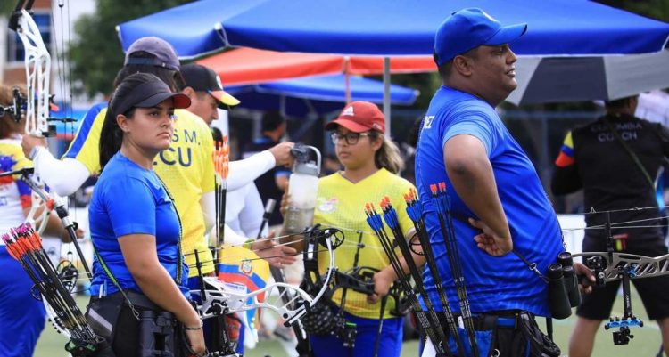 Los seleccionados nacionales de tiro con arco, Sofía Paiz y Roberto Hernández, se posicionaron entre los mejores 10 del ranking mundial en equipo mixto. Foto/INDES