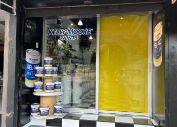 Salvadoreño emprende en el negocio de pinturas