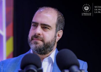 Ministro de Gobernación: «No existe peligro de erupción en este momento en el Chaparrastique»
