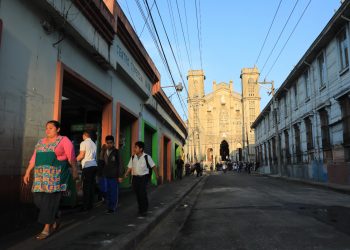 Alcaldía habilita el paso en el sector de la iglesia El Calvario