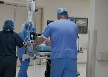 Médicos checos salvan a una niña que se tragaba su propio pelo
