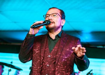 «Nunca es tarde para luchar por lo que queremos»: Riky Lemus, cantante salvadoreño