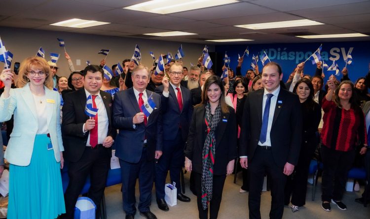 La prioridad de los consulados es atender a los connacionales con sus documentos.