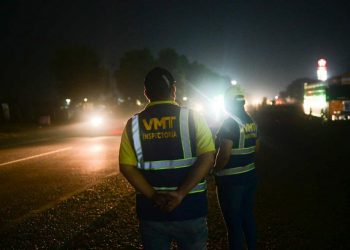 Autoridades verifican cumplimiento de horarios de restricción al transporte de carga en El Salvador