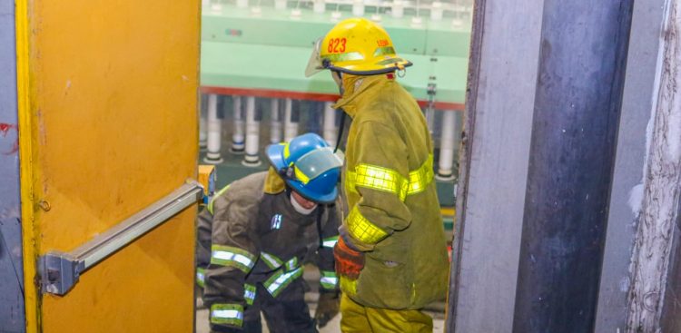 Foto / @BomberosSV