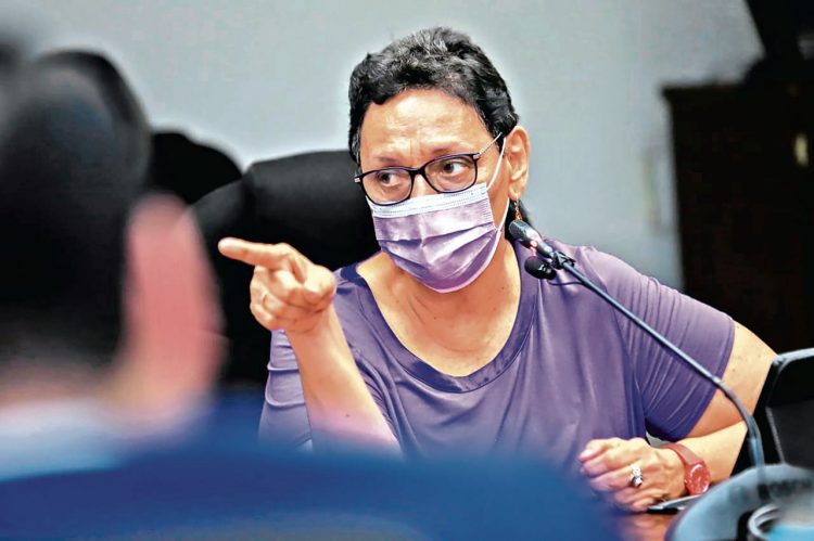 La exdiputada
Lorena Peña,
siendo presidenta
de la comisión de
hacienda, asignó
fondos a una
organización de la
que era miembro.