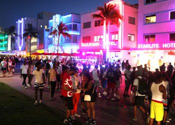 Toque de queda en Miami Beach después de dos tiroteos fatales durante el «spring break»