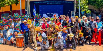 Ministerio de Cultura beneficia con vestuario e indumentaria a grupos de la región nonualca