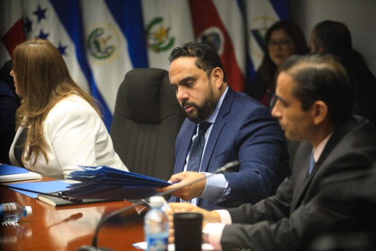 Resultados. Abogados penalistas puntualizaron ayer los hallazgos de sus investigaciones.