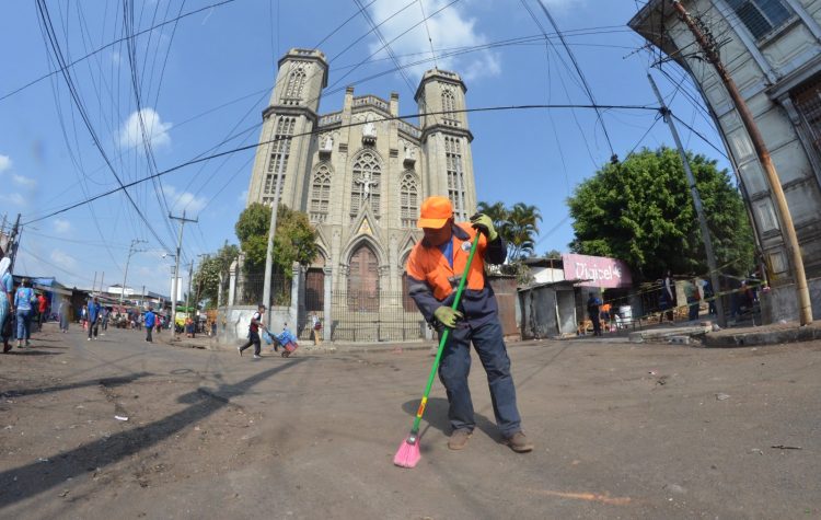 Joyas
arquitectónicas
El reordenamiento
en la zona sur
permite apreciar
nuevamente la
imponente iglesia
El Calvario.