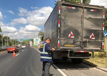 El VMT infraccionó a conductores de carga en Santa Ana