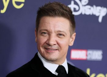 Actor de Marvel Jeremy Renner muestra su recuperación tras accidente con quitanieves