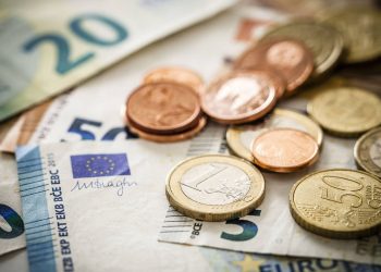 Senado francés aprueba reforma de pensiones
