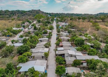 Gobierno de El Salvador entrega calles reparadas en Uluazapa, San Miguel
