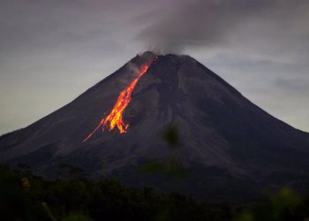 El volcán Merapi en Indonesia vuelve a entrar en erupción