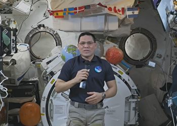 El salvadoreño Frank Rubio habla acerca del récord que alcanzará en el espacio