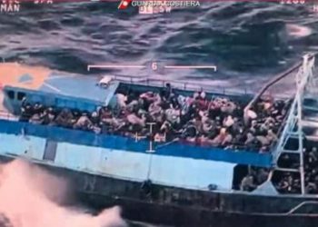 Rescatan a más de 1,300 migrantes