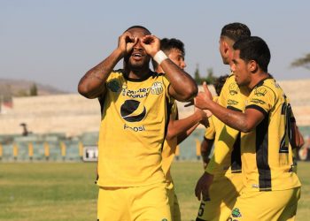El triunfo le sigue siendo esquivo a Atlético Marte que perdió en casa contra 11 Deportivo