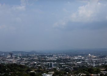 Una vaguada mantendrá las lluvias este fin de semana en El Salvador