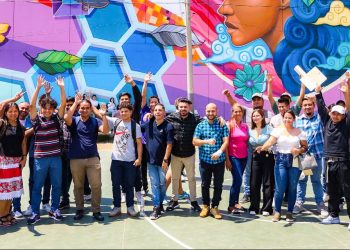 Jóvenes del CUBO de la colonia Zacamil reciben taller «Economía Creativa»