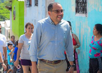 Presidente de ANDA inspecciona obras que buscan mejorar el abastecimiento de agua potable en Apopa