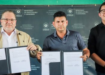 Gobierno de El Salvador firma convenio con 84 alcaldías de la zona central para entrega de Paquetes Agrícolas