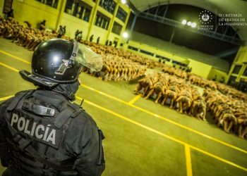 The Economist califica la reducción de homicidios en El Salvador como «peligroso para la democracia»