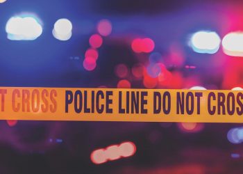 Dos administradores escolares resultaron heridos tras tiroteo en escuela en Denver