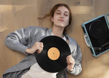 Los estadounidenses compran más discos de vinilo que CD por primera vez en décadas