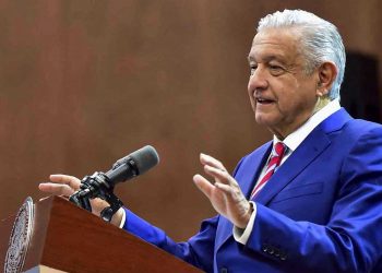 Obrador califica de «intromisión» la infiltración de la DEA 