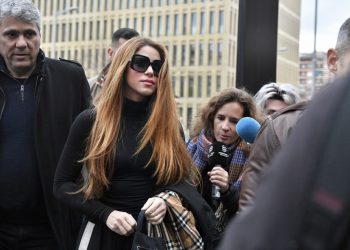 Shakira deja Barcelona con emotivo mensaje y vuela hacia Miami