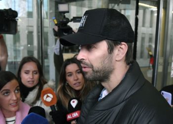 «Cansado y con sobrepeso»: señalan deteriorado aspecto físico de Piqué en su llegada a Miami