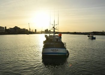 Unión Europea no prohibirá pesca de arrastre a Estados miembros en zonas protegidas
