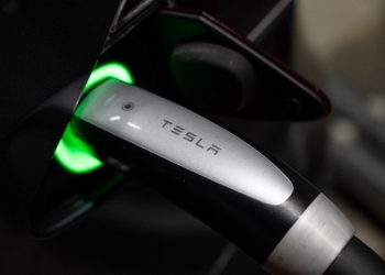 Tesla implantará fábrica de baterías en Shanghái