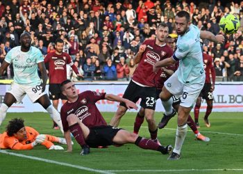 El Inter se deja la victoria en el descuento ante la Salernitana (1-1)