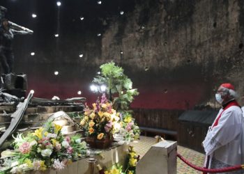 Fieles celebran viacrucis dentro de los templos en Nicaragua