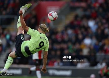 Haaland lidera a un Manchester City que mete presión al líder Arsenal