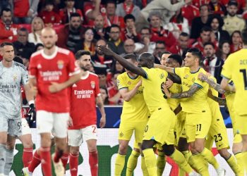 El Inter se olvida de su crisis y deja contra las cuerdas al Benfica