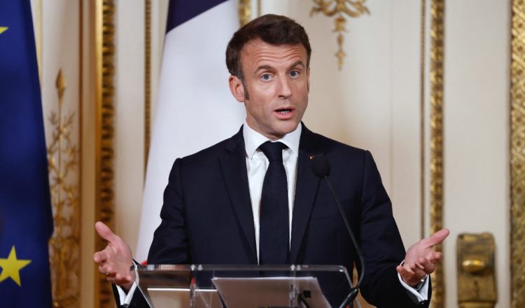 Macron señaló que estaría mal pensar que los europeos se deben adaptar al ritmo de EE.UU.  Foto AFP.