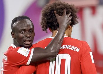 El Bayern Múnich suspende un partido a Mané por su agresión a Sané