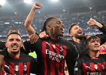 AC Milan elimina al Nápoles y vuelve a semis de Champions 16 años después