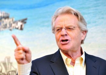 Muere Jerry Springer, famoso presentador de TV de EE. UU.