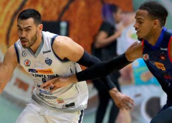 Santa Tecla no tuvo piedad con los Brujos al derrotarlos 105 a 65