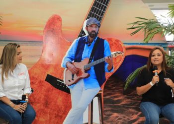 Bachatas entre mar y palmeras con Juan Luis Guerra