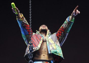 Bad Bunny se luce en histórica jornada del festival de Coachella en EE. UU.