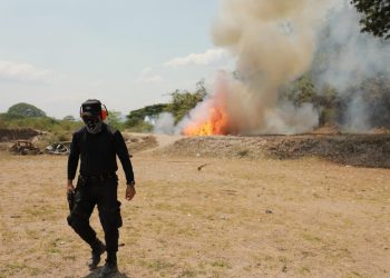 Destruyen productos pirotécnicos ilegales incautados en cohetería clandestina en Santa Ana