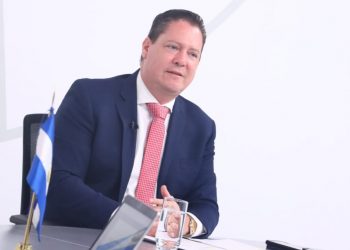Aeropuerto Internacional de El Salvador registró un aumento del 24 % de pasajeros durante Semana Santa: presidente de CEPA
