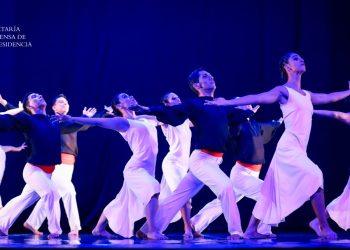 Compañía Nacional de Danza celebra sus 15 años con presentación de «Caleidoscopio» en San Salvador